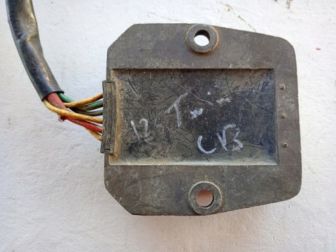 REGULATOR NAPIĘCIA HONDA CB 125 SH231-6