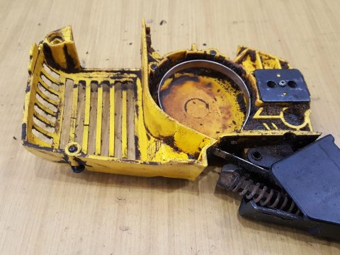 MCCULLOCH MINI MAC 833AV OSŁONA DŹWIGNIA HAMULCA